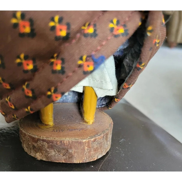 Creations Sylvette Amy  Santons Woman with Eggs - Picture 4 of 7